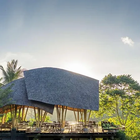 Buahan, A Banyan Tree Escape 